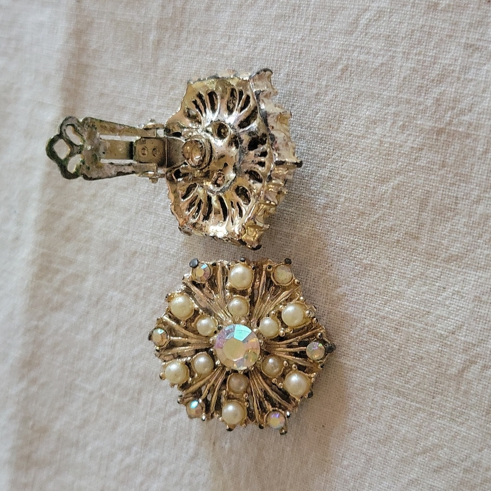 Vintage clip earrings